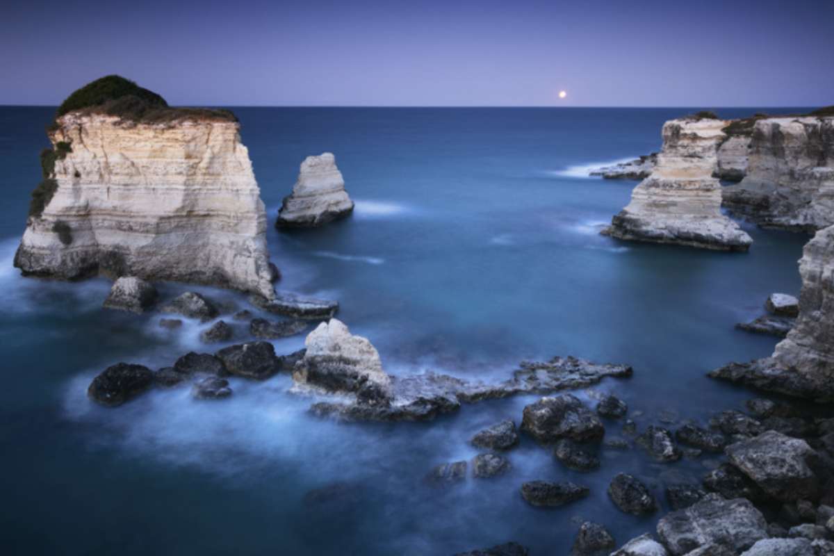 L’arco naturale di Sant’Andrea non era solo una formazione geologica, ma un vero e proprio simbolo del legame tra uomo e natura