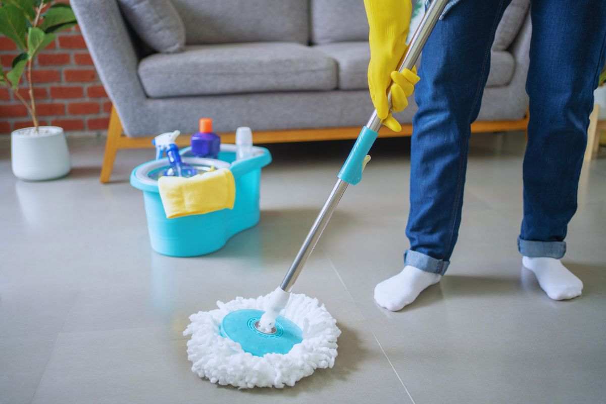pulire i diversi tipi di pavimento