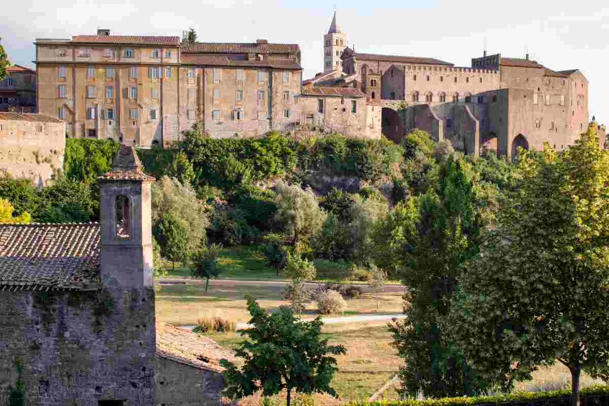 Logge, palazzi e piazze del '300